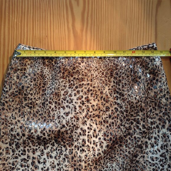 Silk Skirt with animal print sequins - Picture 3 of 7